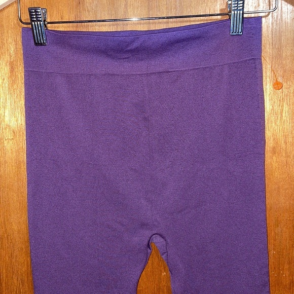 •NINE WEST•NWOT ICON SEAMLESS EGGPLANT HIGH WAISTED NYLON LEGGINGS SIZE M/L - Picture 4 of 6